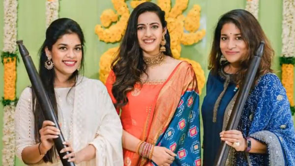 నిహారికతో చిరంజీవి కూతుళ్లు