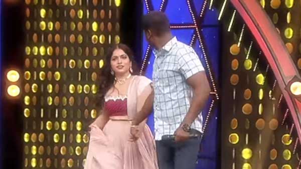 రాహుల్ అలా... పునర్నవి మాత్రం ఇలా