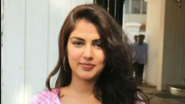 రియా పిటిషన్‌పై స్పందించండి