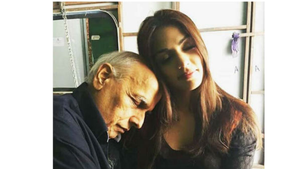 రియా అతనితో సన్నిహితంగా..