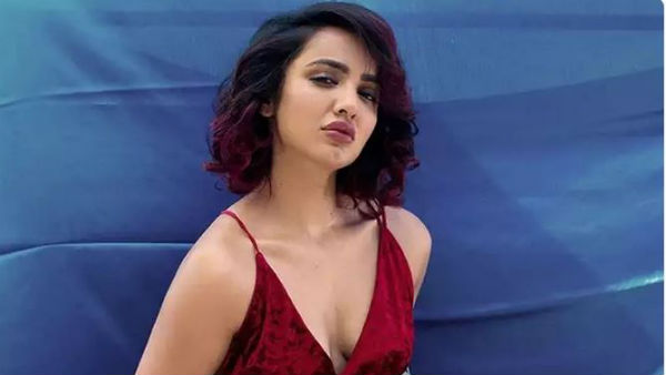 బోల్డ్ కంటెంట్..