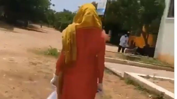 పరీక్ష రాసిన సాయిపల్లవి.. హాల్ టికెట్ చేతపట్టుకొని ఎగ్జామ్ సెంటర్‌కు.. వీడియో వైరల్