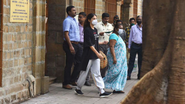 కరోనా నేపథ్యంలో పసుపు పాలు 