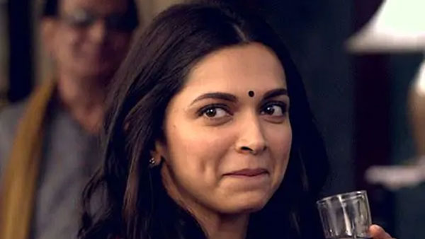 పార్టీలో యువ హీరోలు, హీరోయిన్ 