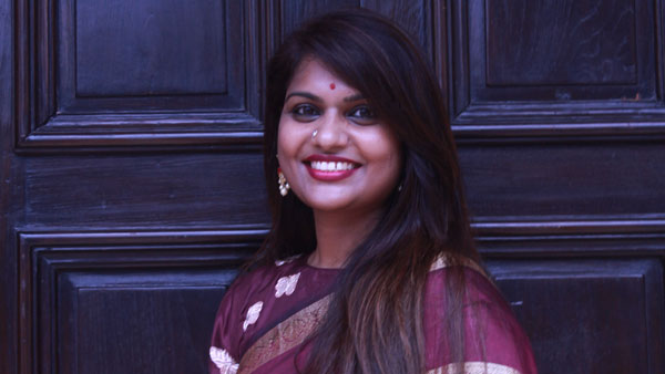 సుడిగాలి పర్యటనలతో, విస్తృతంగా