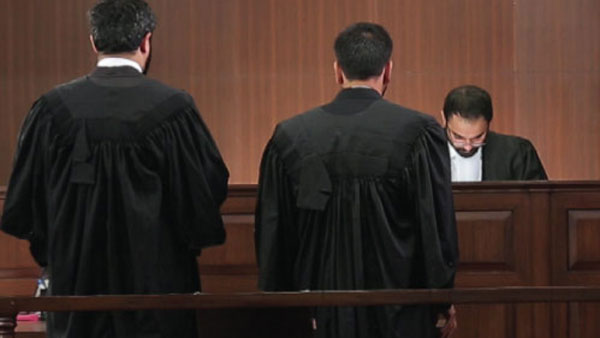 ప్రముఖ లాయర్లతో సెలబ్రిటీల సంప్రదింపులు