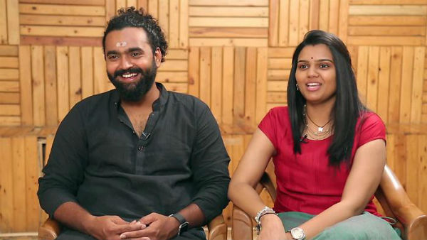 వాళ్లతో స్పెషల్ షో.. మాస్క్ లేదు