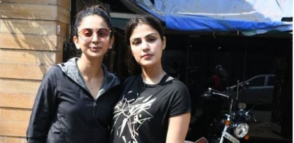 రియా నోట 25 మంది బాలీవుడ్ హీరో, హీరోయిన్ల పేరు