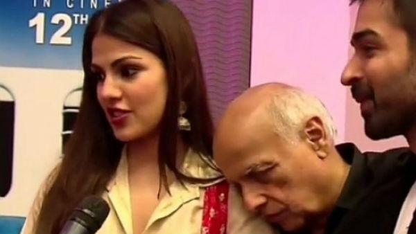 రియా, మహేష్ భట్ వాట్సాప్ ఛాట్ లీక్