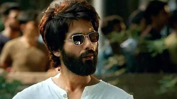 అర్జున్ రెడ్డి కథతో 300కోట్లకు పైగా కలెక్షన్స్..