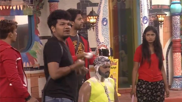 సంచాలక్‌తో వాగ్వాదం..