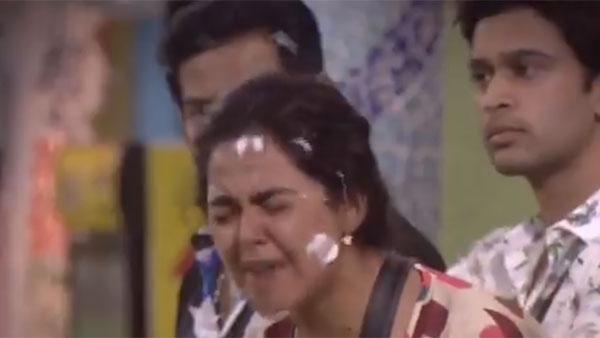 మోనాల్‌ను లాగేశాడు..