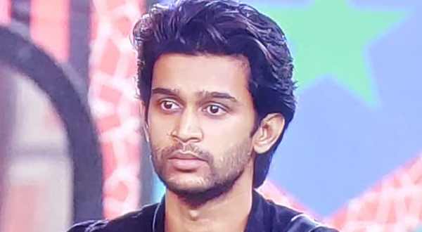 అఖిల్కు బిగ్బాస్ బట్టలు