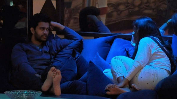  మోనల్ ముద్దులు, కౌగిలింతలు