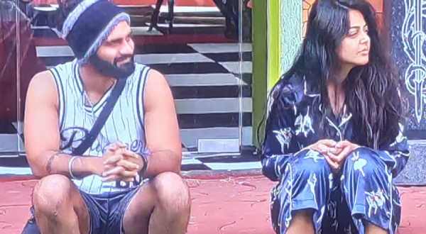 మోనాల్‌తో అఖిల్ సార్థక్ ఎమోషనల్‌గా