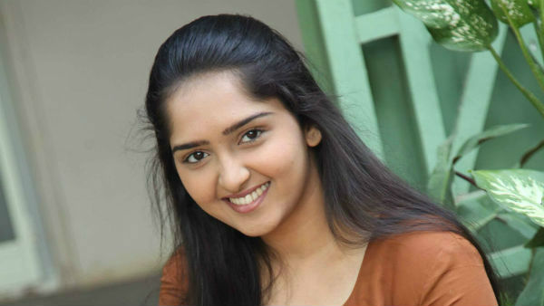 బాలనటిగా.. 