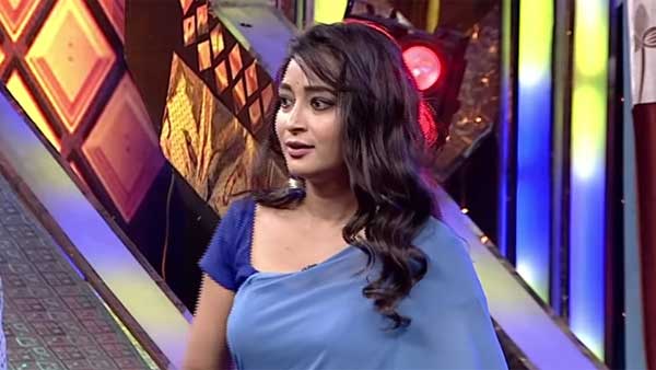 శ్రీముఖికి ఎసరు పెట్టేందుకు వచ్చింది.. ‘బొమ్మ అదిరింది'లో భాను శ్రీ రీ ఎంట్రీ!!