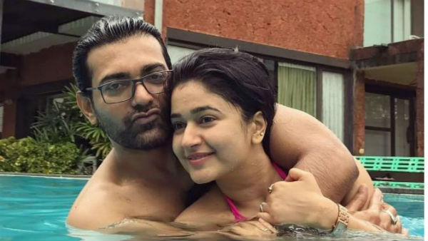 ప్రియుడితో కలిసి అర్ధనగ్నంగా పూనమ్ బజ్వా... రొమాంటిక్ ఫోటోలతో బాయ్‌ఫ్రెండ్ గుట్టురట్టు