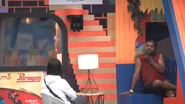 వామ్మో ఊసరవెళ్లి కూడా దిగదుడుపే.. మోనాల్ విషయంలో అమ్మ రాజశేఖర్ మాట మార్చేశాడు!!