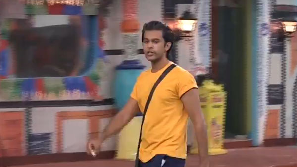 వీడు ఎవడు డిసైడ్ చేయడానికి..