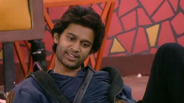 హిందీలో అభిజిత్ కవిత చెబుతూ