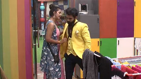 హగ్ ఇవ్వు అంటూ మోనాల్