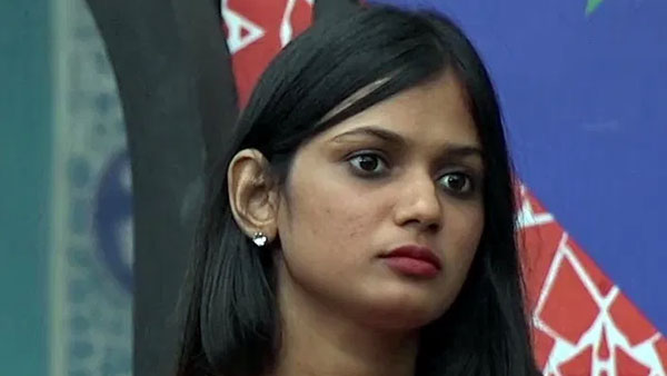 అరియానా అలా చేసింది..