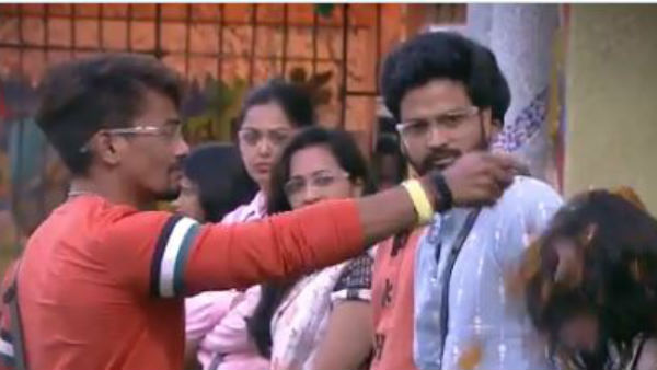 బాటిల్స్ తో తలపై కొట్టి