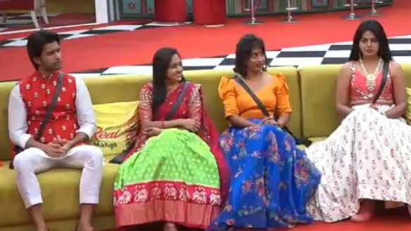  మెడలో హార్ట్ సింబల్ వేసి