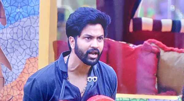 దేఖడు.. వేస్ట్గాడు అంటావా?