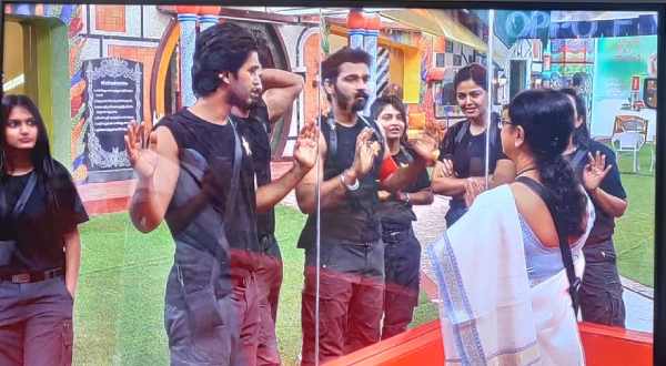 హారిక. అభిజిత్ తల్లి రావడంతో 