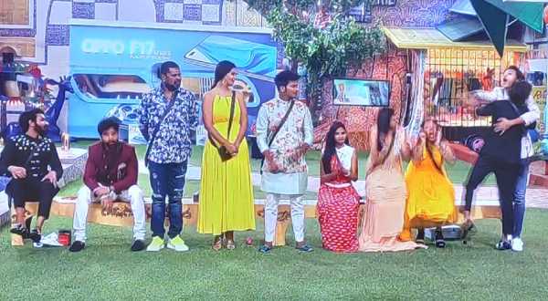 మీ కంటే మేమే బెటర్ అంటూ