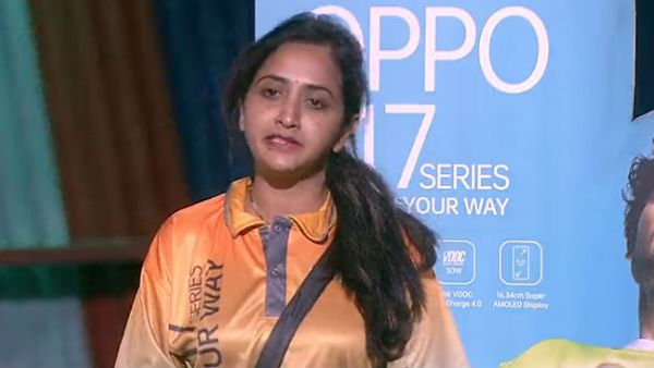 భావోద్వేగంతో కంటతడి.. 