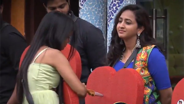 లాస్య, అరియానా మధ్య మాటల తూటాలు