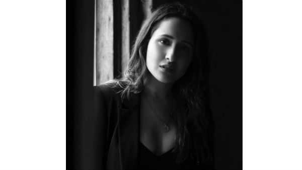  బ్లాక్ అండ్ వైట్‌లో.. 