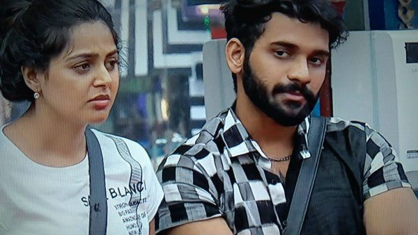 మోనాల్ ఇచ్చిన పంచ్..