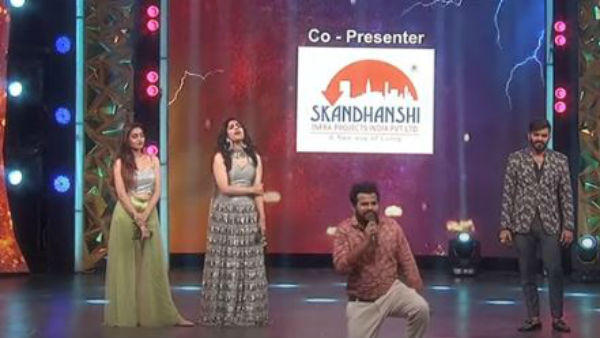 మోకాళ్ల మీద నిల్చుని..