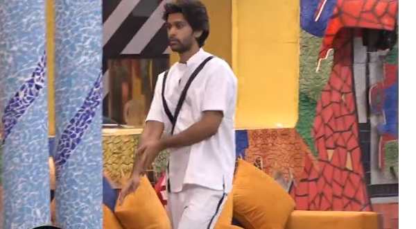 ఒక్కసారిగా దూకేసిన ఆ కంటెస్టెంట్