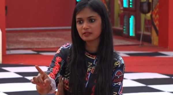 అరియానాకు గోల్డెన్ మౌత్ పీస్