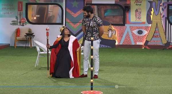 హారిక రాణిగా.. లొల్లి లొల్లిగా