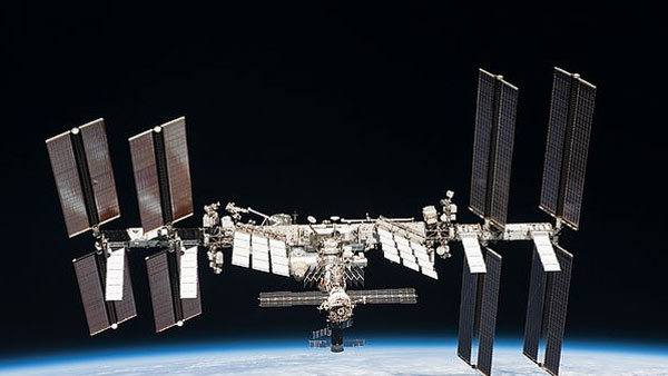 అంతరిక్షంలో స్టూడియో 