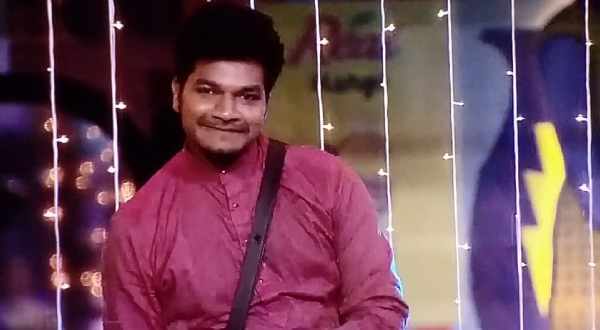 అనూహ్యంగా బయటకు... చిరు కితాబు