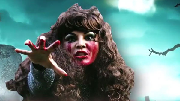 శృతి మించిన రాఖీ సావంత్ చేష్టలు.. పంచెను చింపి కర్చీప్.. అతడిని అర్ధనగ్నంగా నిలబెట్టిన సెక్స్‌బాంబ్!