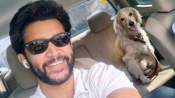 Abhijeet Crazy Pic with His Pet Rowdy