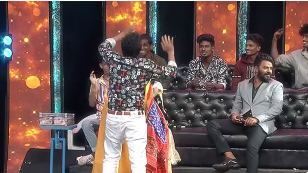 ప్రియమణికి ముద్దులు.. రష్మీనీ వదల్లేదు