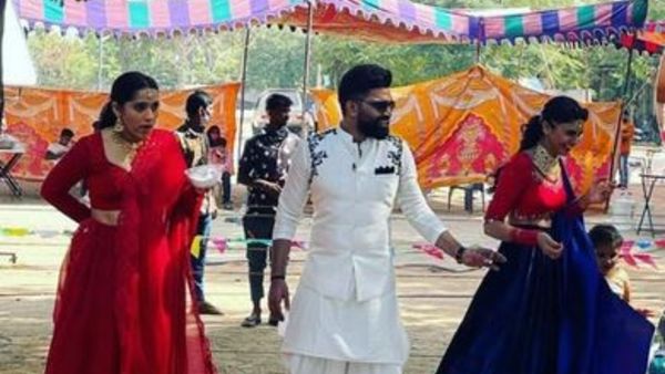 ట్రాక్టర్లతో పోటీ..