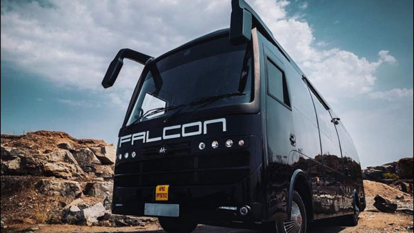 హైదరాబాద్ కు వస్తుండగా..