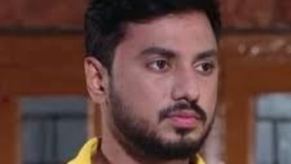 డబ్బుతో ముడిపెడుతూ అతడిపై కేసు