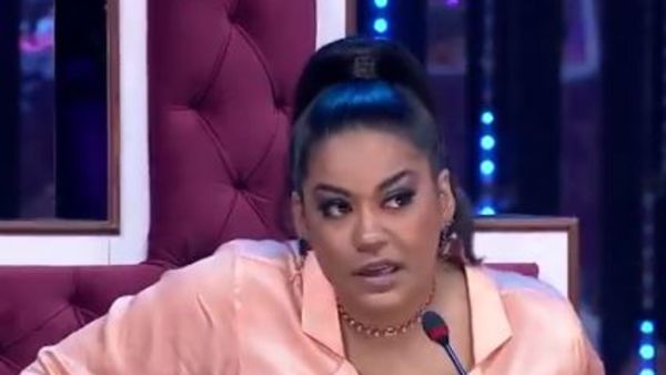  ముమైత్ ఖాన్ ఫైర్..