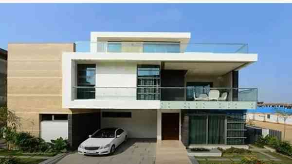  మూడు బెడ్రూంల ఫ్లాట్‌లోకి